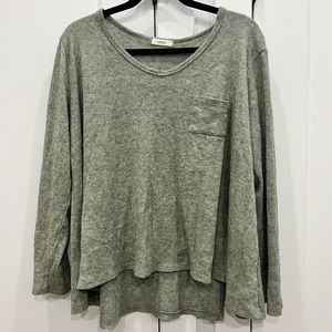 Relaxed fit super soft pocket Top
